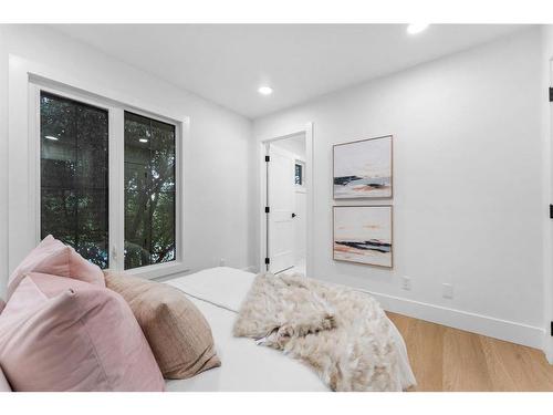 10404 Maplemont Road Se, Calgary, AB - Indoor Photo Showing Bedroom