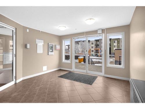 4112-1317 27 Street Se, Calgary, AB - Indoor Photo Showing Other Room