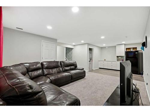 83 Copperstone Boulevard Se, Calgary, AB - Indoor