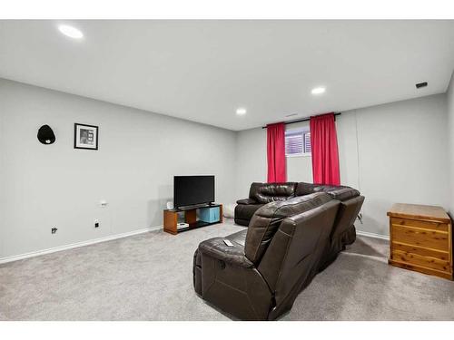 83 Copperstone Boulevard Se, Calgary, AB - Indoor