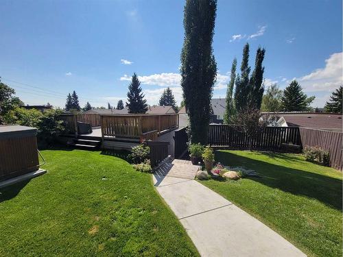 8203 Ranchview Drive Nw, Calgary, AB - Outdoor With Backyard