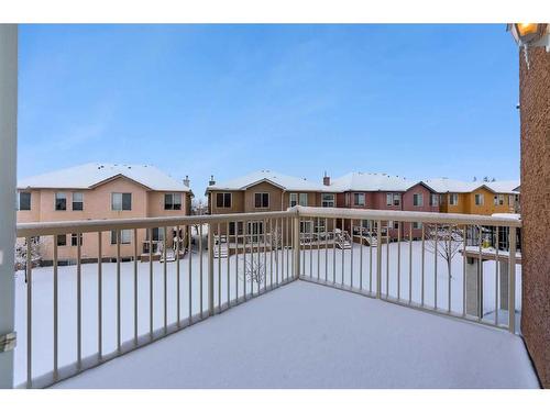 19 Royal Crest Court Nw, Calgary, AB - Outdoor