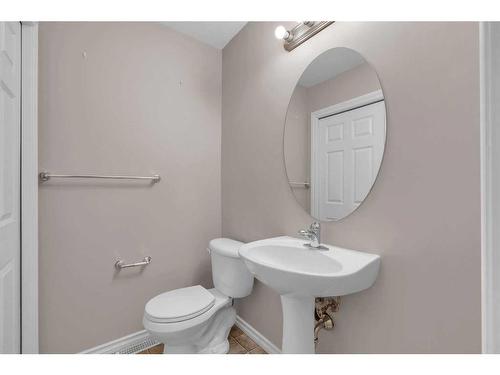 19 Royal Crest Court Nw, Calgary, AB - Indoor Photo Showing Bathroom