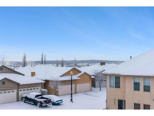 19 Royal Crest Court Nw, Calgary, AB - Outdoor