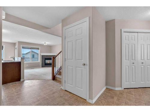 19 Royal Crest Court Nw, Calgary, AB - Indoor Photo Showing Other Room