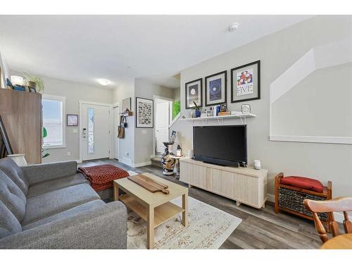 211 Livingston Common Ne, Calgary, AB - Indoor Photo Showing Living Room