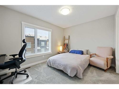 211 Livingston Common Ne, Calgary, AB - Indoor Photo Showing Bedroom