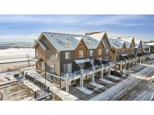 211 Livingston Common Ne, Calgary, AB - Outdoor