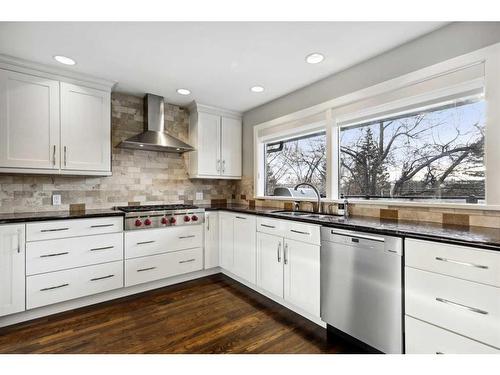 2407 Juniper Road Nw, Calgary, AB - Indoor Photo Showing Kitchen With Upgraded Kitchen