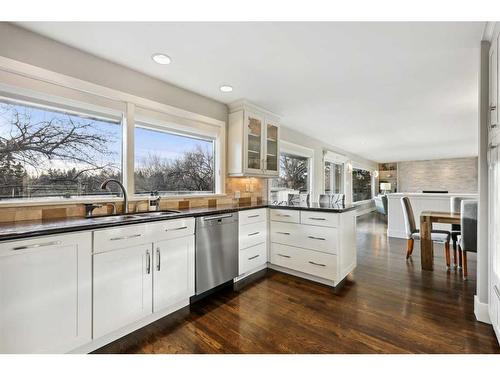 2407 Juniper Road Nw, Calgary, AB - Indoor Photo Showing Kitchen