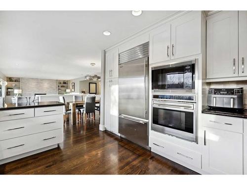 2407 Juniper Road Nw, Calgary, AB - Indoor Photo Showing Kitchen With Upgraded Kitchen