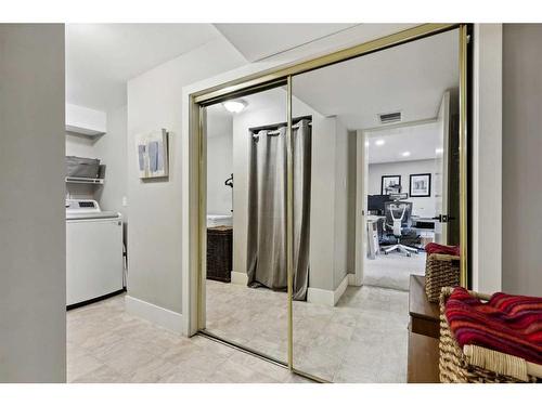 2407 Juniper Road Nw, Calgary, AB - Indoor Photo Showing Laundry Room