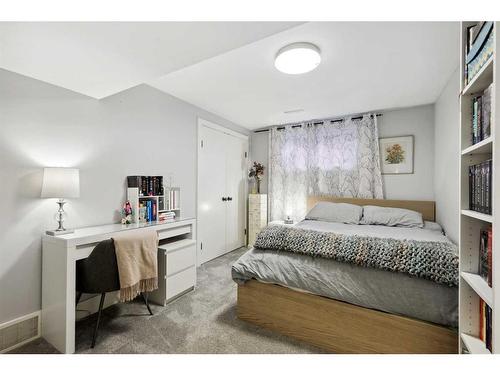 2407 Juniper Road Nw, Calgary, AB - Indoor Photo Showing Bedroom