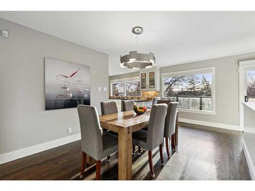 2407 Juniper Road Nw, Calgary, AB - Indoor Photo Showing Dining Room