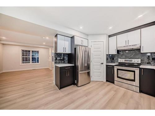 27 Coventry View Ne, Calgary, AB - Indoor Photo Showing Kitchen