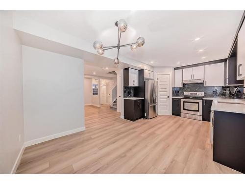 27 Coventry View Ne, Calgary, AB - Indoor Photo Showing Kitchen