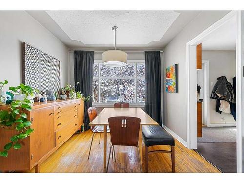 2704 19 Street Nw, Calgary, AB - Indoor Photo Showing Dining Room