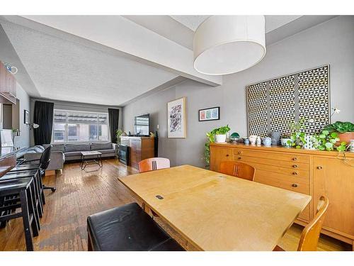 2704 19 Street Nw, Calgary, AB - Indoor Photo Showing Dining Room