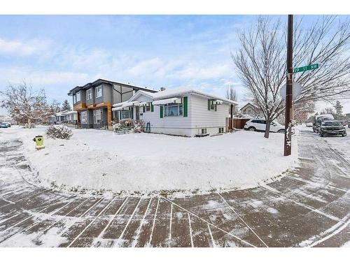 2704 19 Street Nw, Calgary, AB - Outdoor