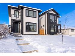 31 Harvard Street NW Calgary, AB T2K 2B5