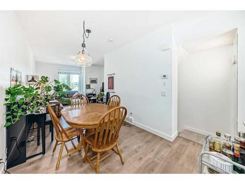 3543 69 Street Nw, Calgary, AB - Indoor Photo Showing Dining Room