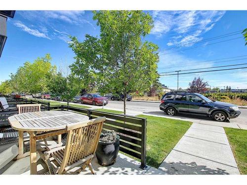 3543 69 Street Nw, Calgary, AB - Outdoor