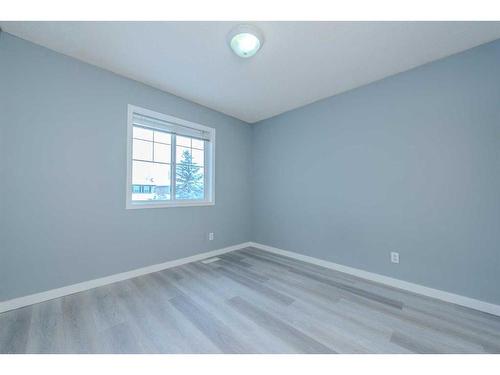 84 Douglas Glen Crescent Se, Calgary, AB - Indoor Photo Showing Other Room