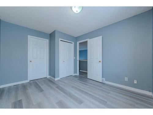 84 Douglas Glen Crescent Se, Calgary, AB - Indoor Photo Showing Other Room