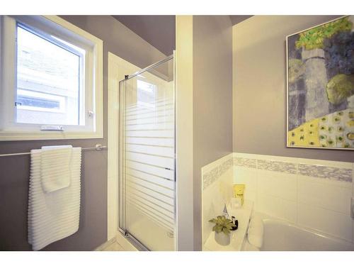 251 Coachway Road Sw, Calgary, AB - Indoor Photo Showing Bathroom