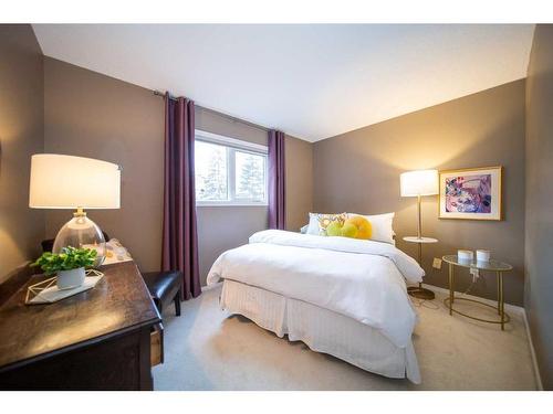 251 Coachway Road Sw, Calgary, AB - Indoor Photo Showing Bedroom