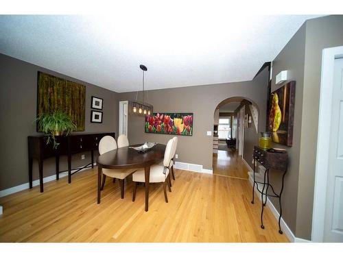 251 Coachway Road Sw, Calgary, AB - Indoor Photo Showing Dining Room