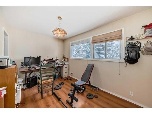 6011 Bowwater Crescent Nw, Calgary, AB - Indoor Photo Showing Office