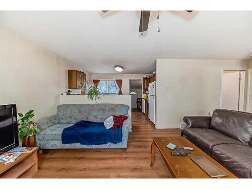 6011 Bowwater Crescent Nw, Calgary, AB - Indoor Photo Showing Living Room