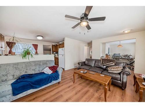 6011 Bowwater Crescent Nw, Calgary, AB - Indoor Photo Showing Living Room