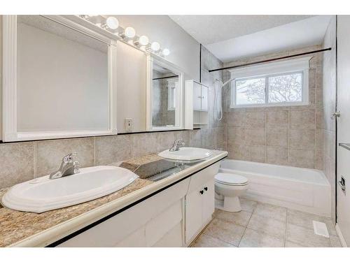 248 Allan Crescent Se, Calgary, AB - Indoor Photo Showing Bathroom