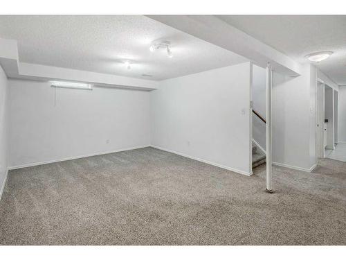 248 Allan Crescent Se, Calgary, AB - Indoor Photo Showing Other Room