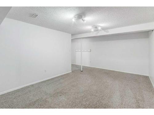 248 Allan Crescent Se, Calgary, AB - Indoor Photo Showing Other Room