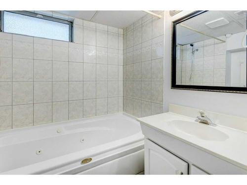 248 Allan Crescent Se, Calgary, AB - Indoor Photo Showing Bathroom