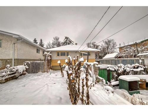 924 39 Street Sw, Calgary, AB - Outdoor