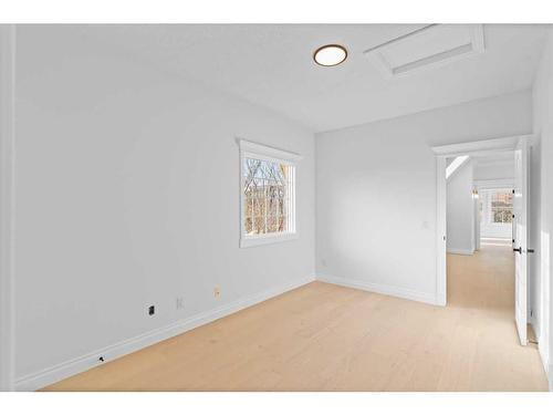 1638 42 Avenue Sw, Calgary, AB - Indoor Photo Showing Other Room