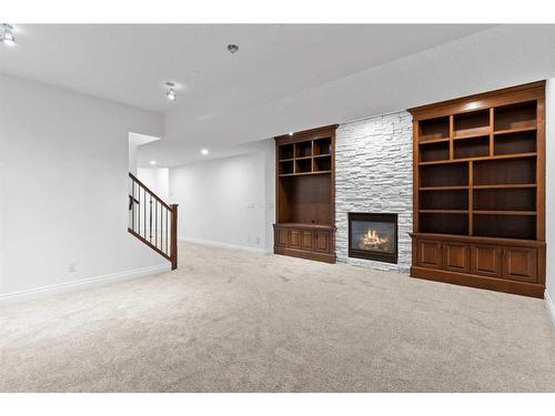 1638 42 Avenue Sw, Calgary, AB - Indoor With Fireplace