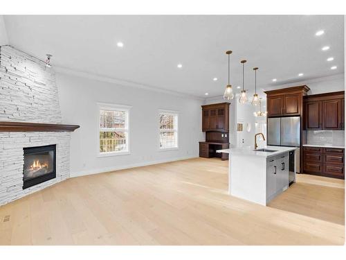 1638 42 Avenue Sw, Calgary, AB - Indoor With Fireplace