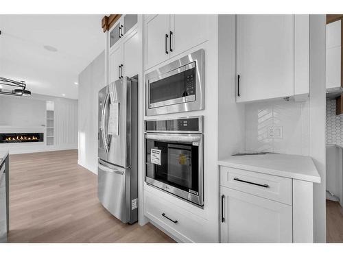 327 Kinniburgh Place, Chestermere, AB - Indoor Photo Showing Kitchen