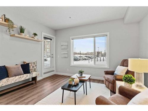 121-4 Sage Hill Terrace Nw, Calgary, AB - Indoor Photo Showing Living Room