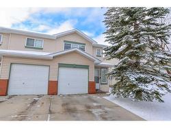 131 Country Hills Villas NW Calgary, AB T3K 4S8