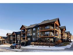 301-103 Valley Ridge Manor NW Calgary, AB T3B 6C5