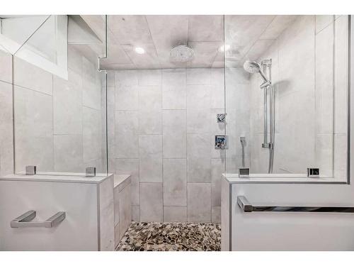 103 Waterloo Drive Sw, Calgary, AB - Indoor Photo Showing Bathroom