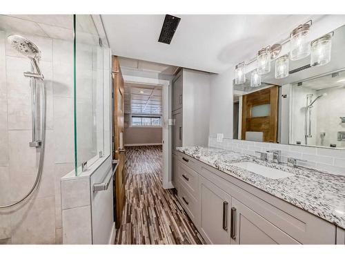 103 Waterloo Drive Sw, Calgary, AB - Indoor Photo Showing Bathroom