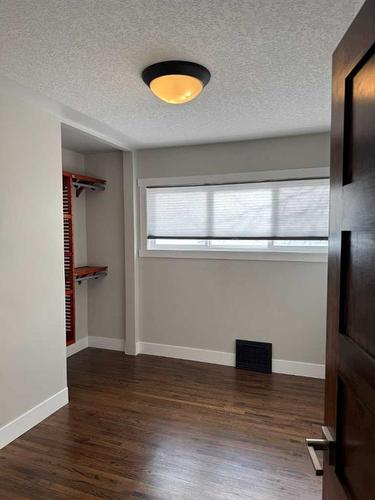 103 Waterloo Drive Sw, Calgary, AB - Indoor Photo Showing Other Room