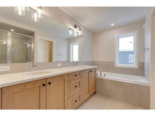 46 Fireside Point, Cochrane, AB - Indoor Photo Showing Bathroom